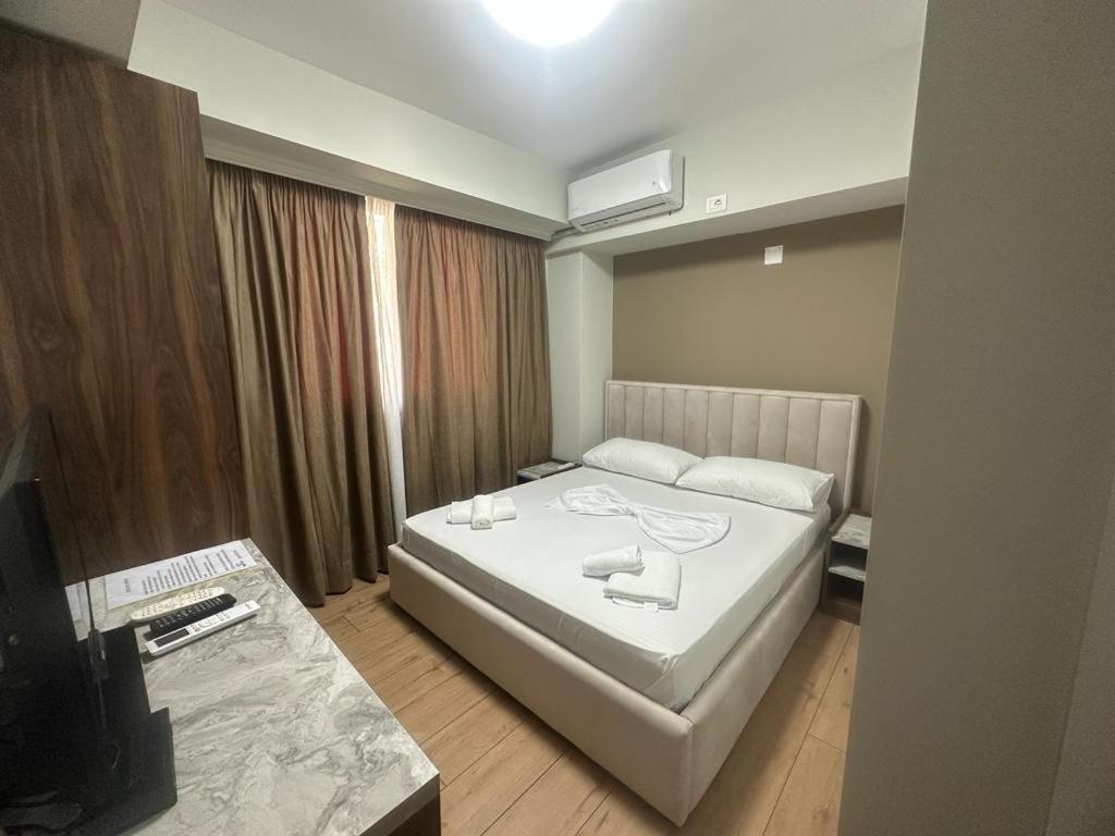 Hotel Her Vlorë Exterior foto